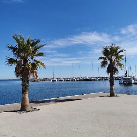 Apartament Holidays